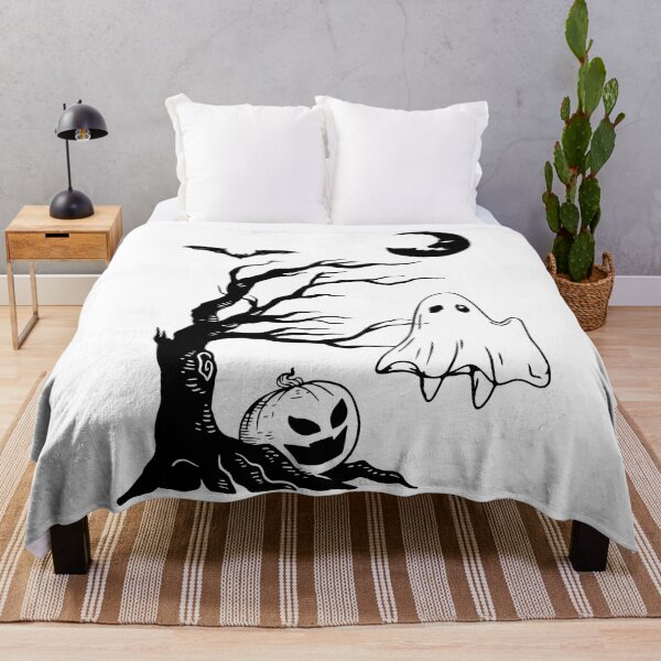 Artikelvorschau, Monochrome Haunts: Klassische Halloween-Illustration entworfen und verkauft von MelissaMystery.