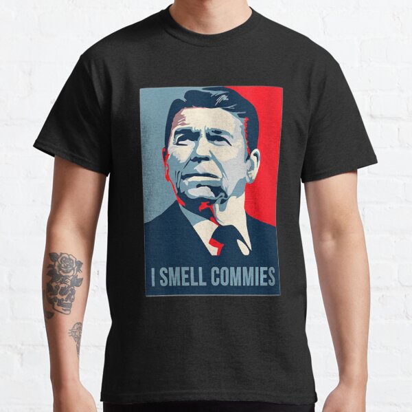 I Smell Commies Ronald Reagan Sunglasses USA Flag' Women's Plus Size T-Shirt