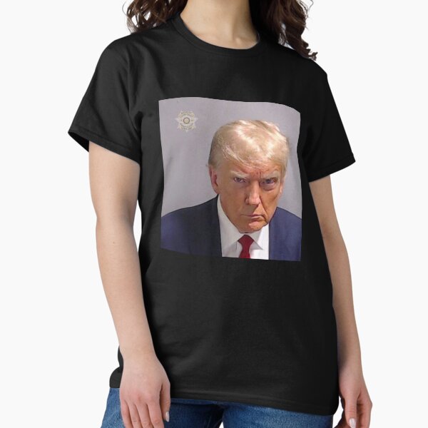 Vista previa del artículo con la obra «Foto policial de Donald Trump - Atlanta Georgia 24/8/23», diseñado y vendido por digitalsunART.