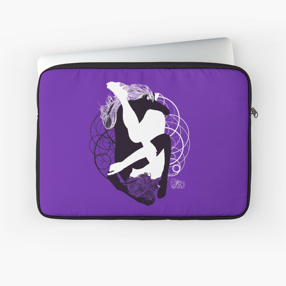 ying and yang Laptop Sleeve