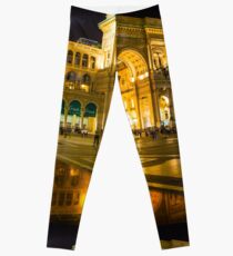 Piazza del Duomo at night, Milan, ITALY Leggings