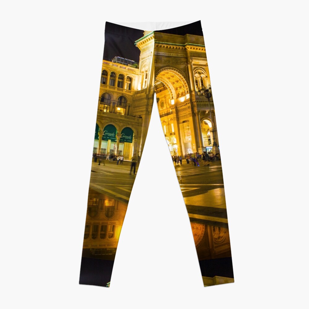 Piazza del Duomo at night, Milan, ITALY Leggings