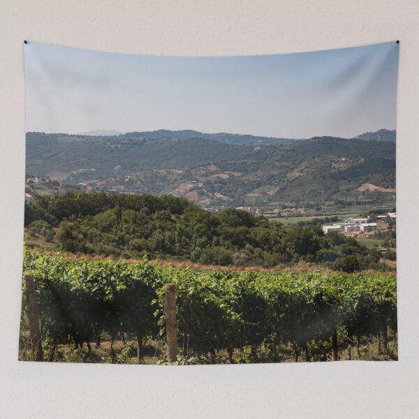 Aperçu de l'œuvre Vignoble en montagne créée et vendue par KellyRHarding.