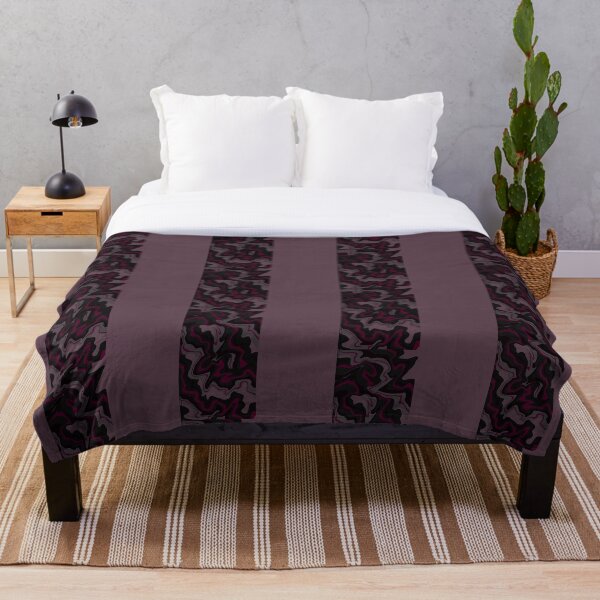 Aperçu de l'œuvre Couches de roche bordeaux à motif divisé créée et vendue par RefinedChic.