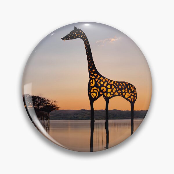 Artikelvorschau, „Wildes Abenteuer: Magische Giraffe am African Lake T-Shirt“ entworfen und verkauft von Art-Vortex-fr.