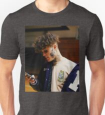 LIL SKIES Unisex T-Shirt