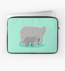 Mama und Baby Elefanten (auf Teal) Laptoptasche