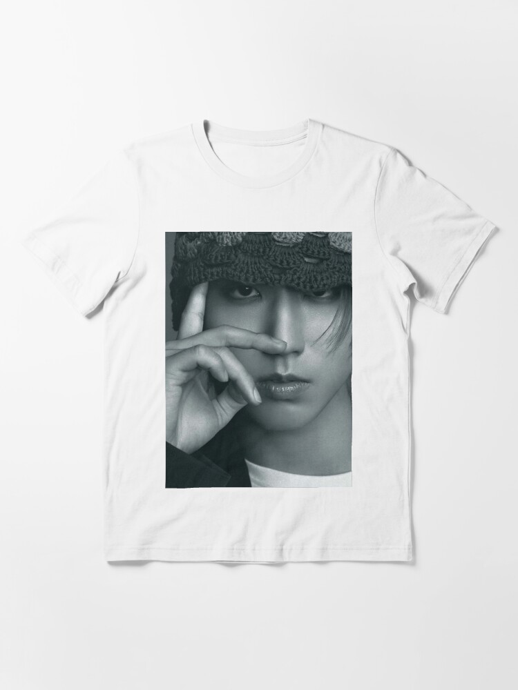 Stray Kids Han Jisung black and white visual singer dancer