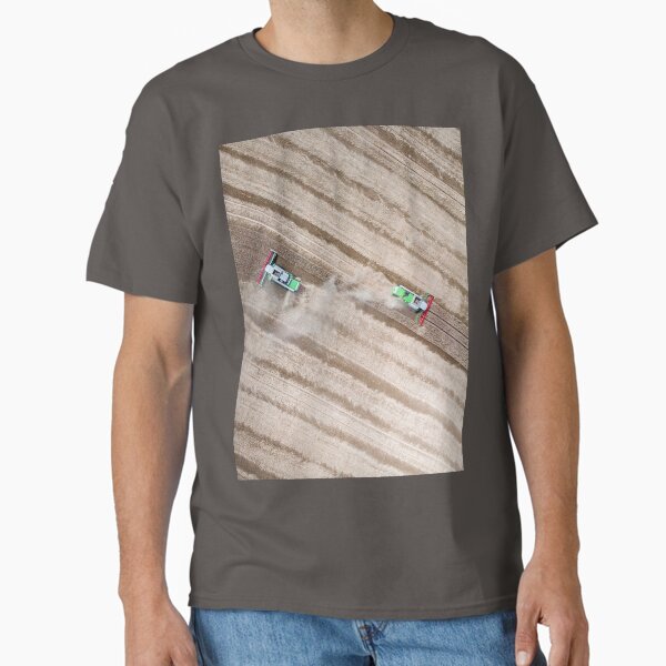 Agriculture harvesters in the field harvesting crops Classic T-Shirt