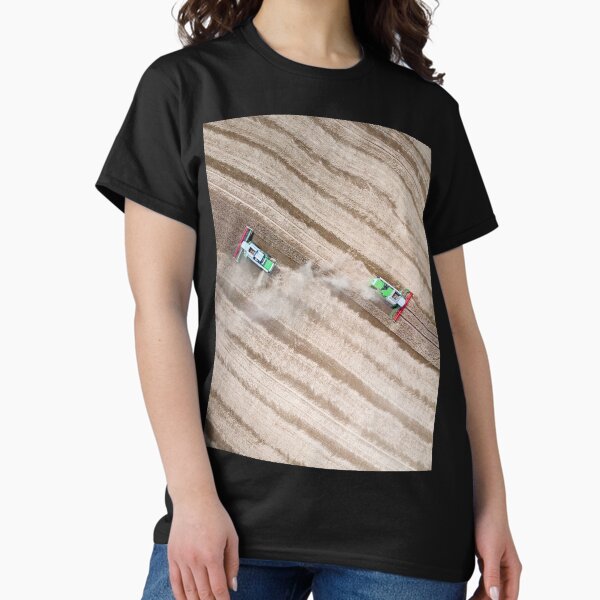 Agriculture harvesters in the field harvesting crops Classic T-Shirt