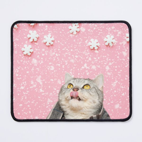 Artikelvorschau, Schneeflocke, die Katze im Rosa leckt entworfen und verkauft von CheekyKitty.