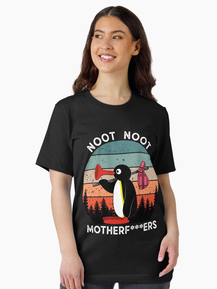 Imagen 2 de 7, Camiseta esencial con la obra Noot Noot Pingu Retro, diseñada y vendida por EvieZemlakghj.