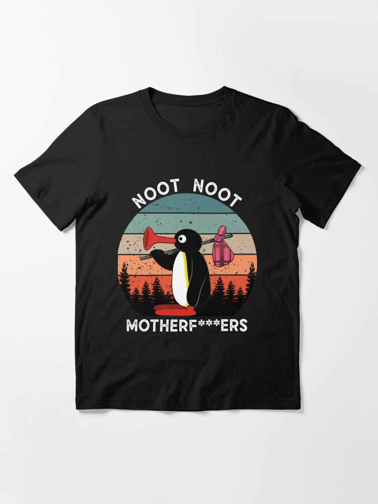 Imagen 3 de 7, Camiseta esencial con la obra Noot Noot Pingu Retro, diseñada y vendida por EvieZemlakghj.