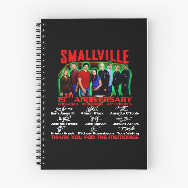 Artikelvorschau, 19. Jahrestag von Smallville. Alle Darsteller haben ein Dankeschön für The Memories unterschrieben entworfen und verkauft von AbahKecileet.