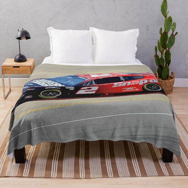 Artikelvorschau, Austin Cindric fährt seinen Nascar-Rennwagen 2023 von der Seite entworfen und verkauft von Rodissimus1984.