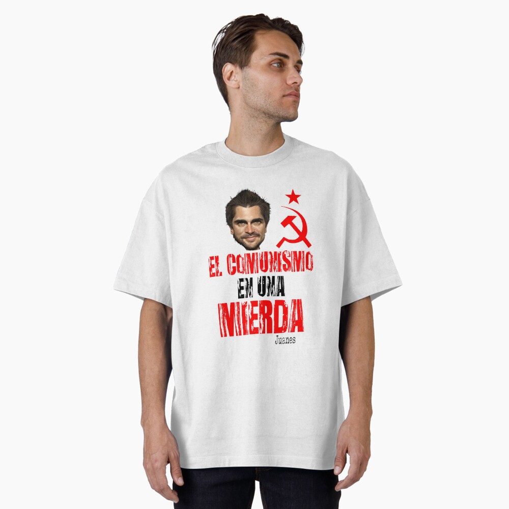 Vista previa del artículo con la obra «Camiseta oversize», diseñado y vendido por FotoLibreStudio.