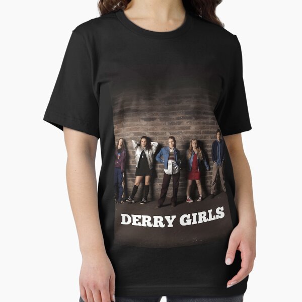 Vista previa del artículo con la obra «Hombres Mujeres Derry Niñas Hombres divertidos Fan», diseñado y vendido por ClothesGrapeCa.
