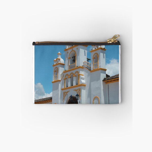 Aperçu de l'œuvre Facade of Quiroga Church créée et vendue par rhamm.