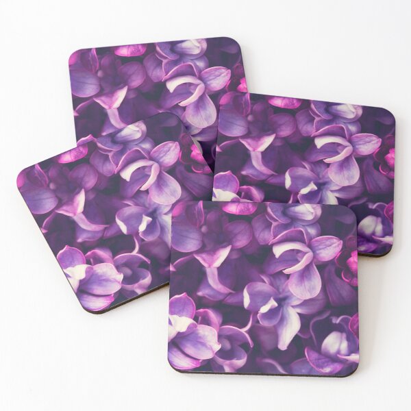 Aperçu de l'œuvre Fleurs violettes royales Impression artistique créée et vendue par Michelle Moss.