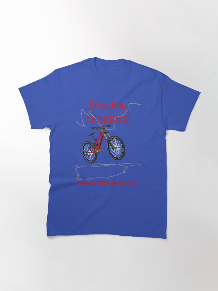Thumbnail 3 von 7, Classic T-Shirt, Fahrradfahren Teneriffa bedeutet starke Nerven, Mountainbike, Rot designt und verkauft von CreaVisArt.