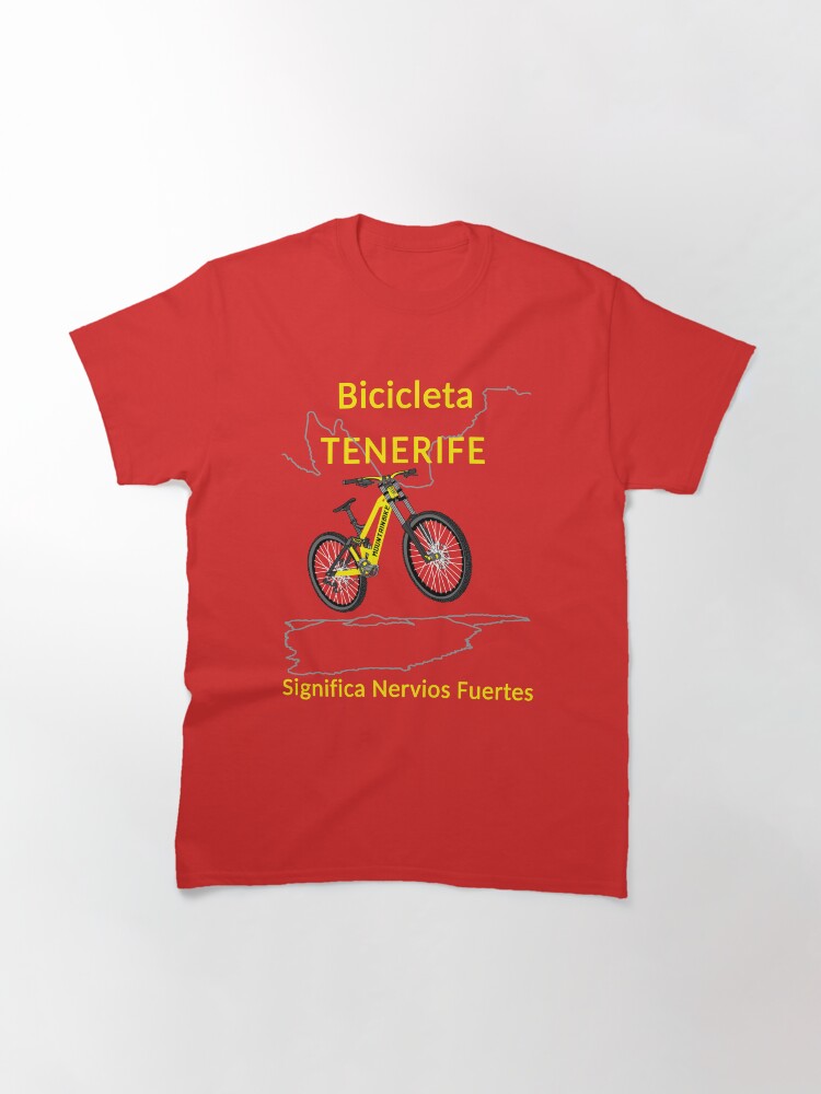 Thumbnail 3 von 7, Classic T-Shirt, Fahrradfahren Teneriffa bedeutet starke Nerven, Mountainbike, Gelb, Spanisch designt und verkauft von CreaVisArt.