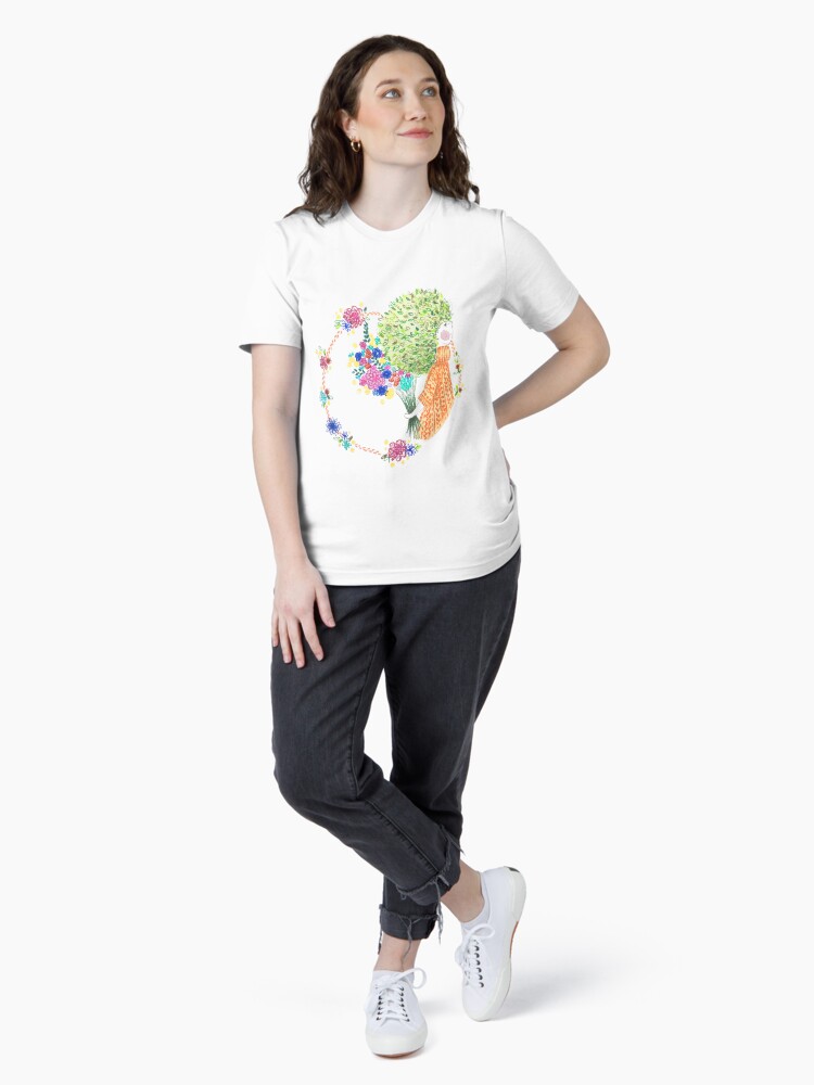 Aperçu 4 sur 7. T-shirt essentiel avec l'œuvre Petite Pousse créée et vendue par luna2810.