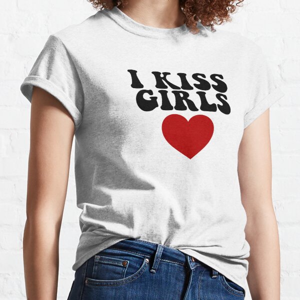 Vista previa del artículo con la obra «beso a las chicas», diseñado y vendido por eemilystickers.
