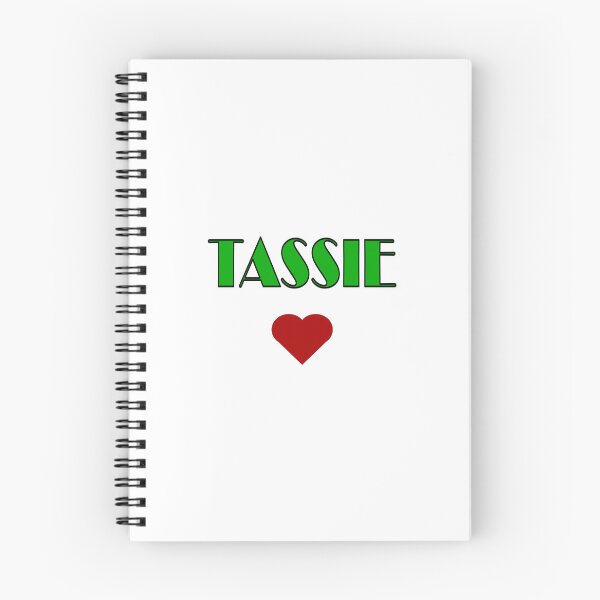 Artikelvorschau, Grüner Tassie-Text im Broadway-Stil, mit rotem Liebesherz entworfen und verkauft von AASparksDesigns.