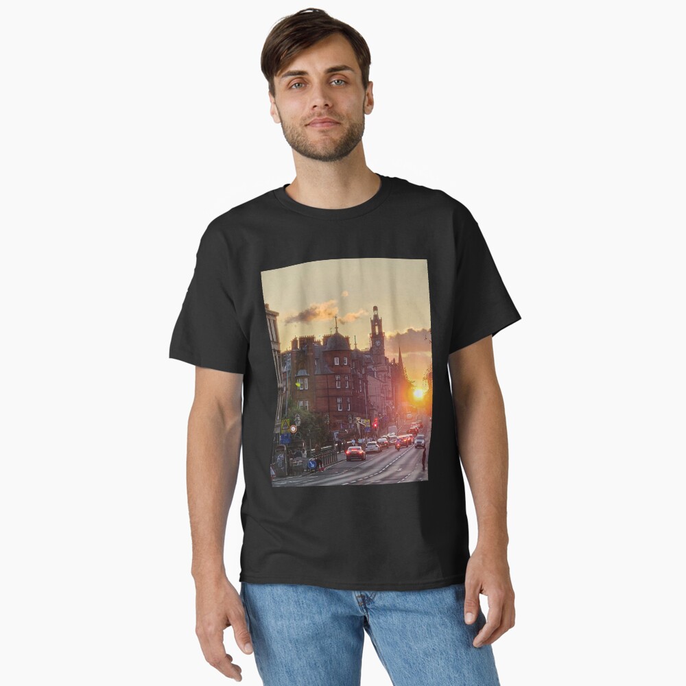 Vista previa del artículo con la obra «Camiseta clásica», diseñado y vendido por Jhevva.
