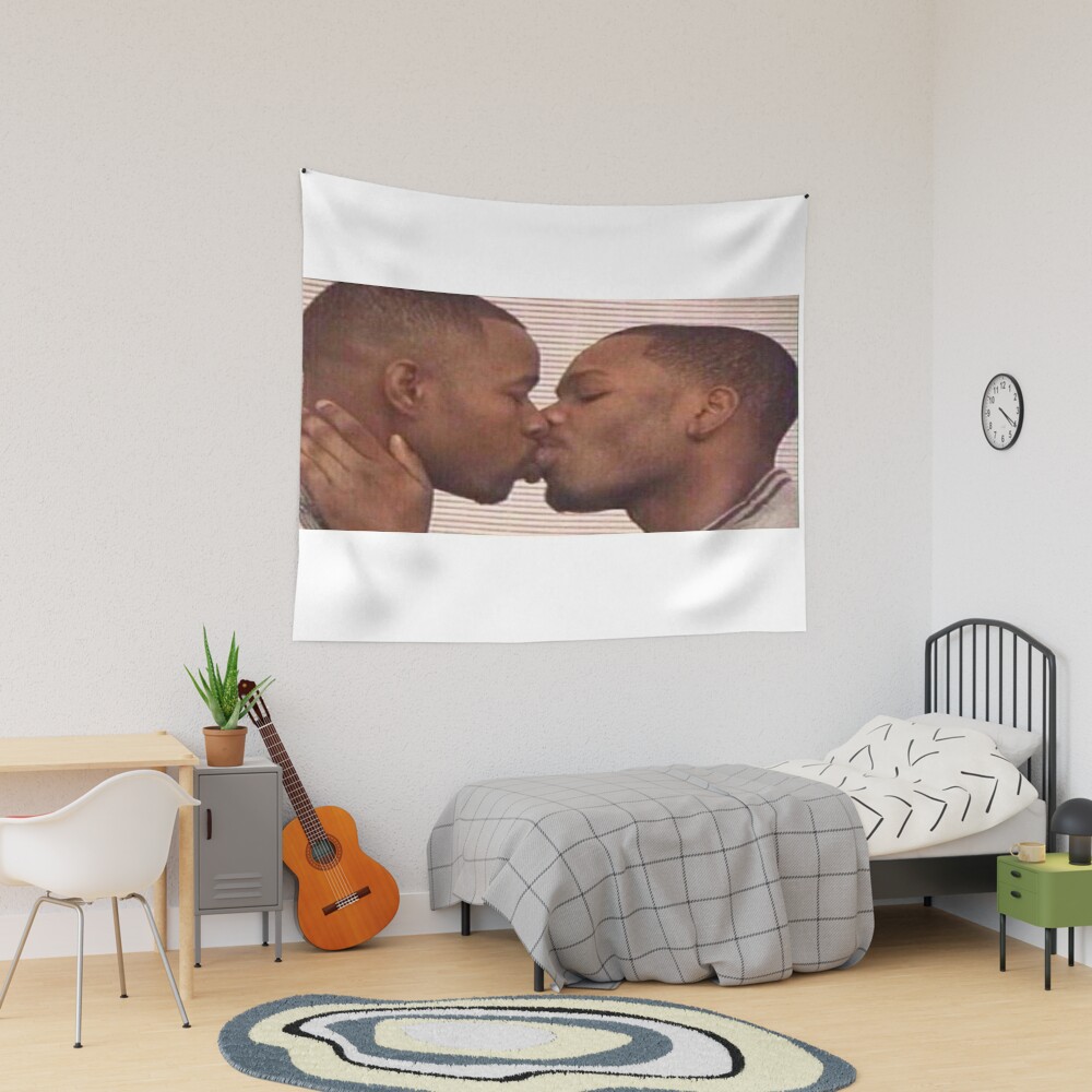 2 black guys kissing