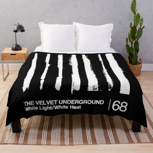 Aperçu de l'œuvre The Velvet Vintage - La tournée de velours créée et vendue par LPOStoreArt.