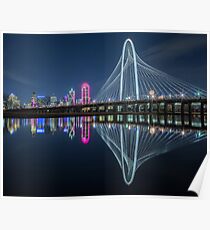 Dallas Bridge Reflexion bei Nacht Poster