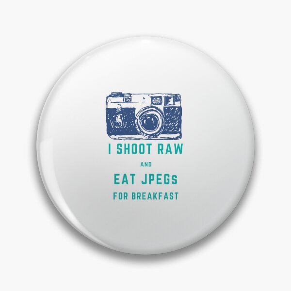 Artikelvorschau, Ich bin ein Straßenfotograf ... Ich fotografiere RAW und esse JPEGs zum Frühstück. entworfen und verkauft von MayaDelaye.