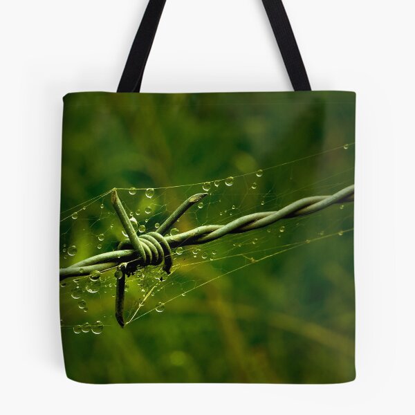 Artikelvorschau, Beauty and the Barbed Wire entworfen und verkauft von Rosalie Dale.