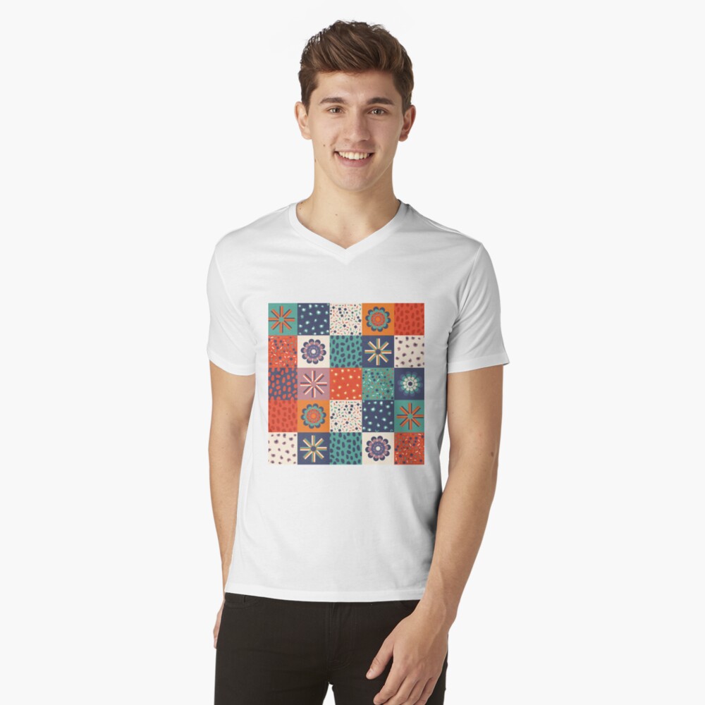 Vista previa del artículo con la obra «Camiseta de cuello en V», diseñado y vendido por AnaidZahori.