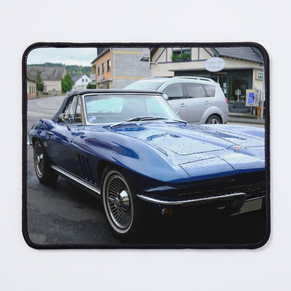 Artikelvorschau, Blauer Corvette-Oldtimer entworfen und verkauft von AlpineCars.