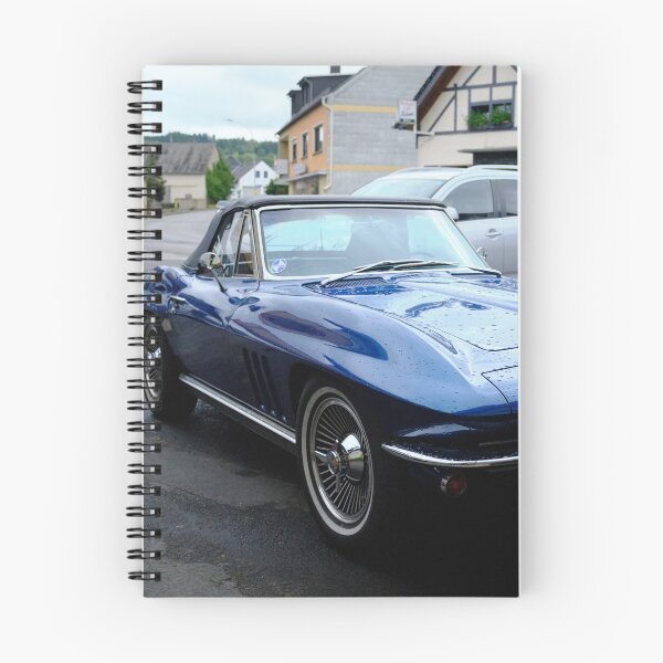 Artikelvorschau, Blauer Corvette-Oldtimer entworfen und verkauft von AlpineCars.