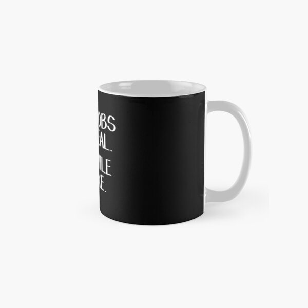 Artikel-Vorschau von Die Brüste sind echt. Das Lächeln ist falsch, designt und verkauft von allthetees.
