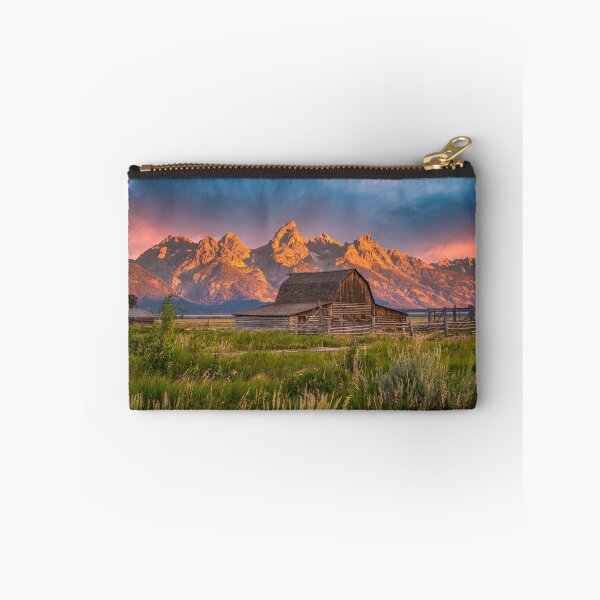 Aperçu de l'œuvre Teton Sunrise à la grange John Moulton créée et vendue par Elevated Imaging .