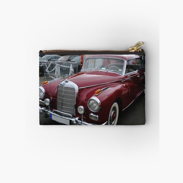 Aperçu de l'œuvre Mercedes Benz Oldtimer rouge créée et vendue par AlpineCars.