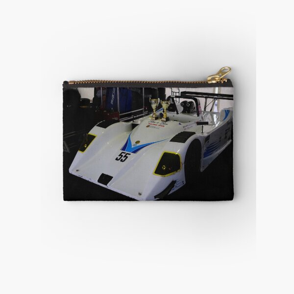Aperçu de l'œuvre Voiture ancienne de Formule 1 blanche créée et vendue par AlpineCars.