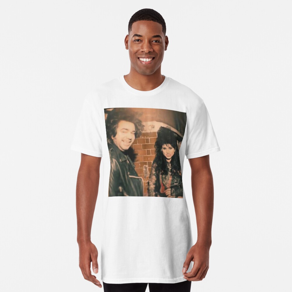 Aperçu de l'œuvre T-shirt long créée et vendue par ANTHOVANTILBURG.