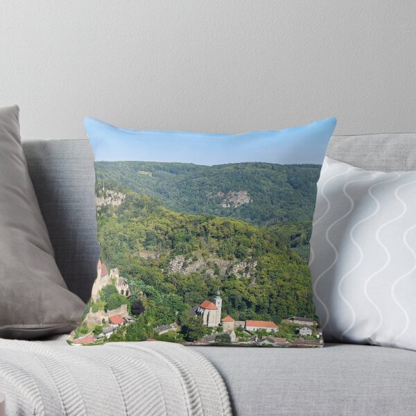 Artikelvorschau, Mittelalterliche Burg in der österreichischen Kleinstadt Hardegg entworfen und verkauft von goceris.