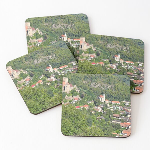 Artikelvorschau, Luftaufnahme der mittelalterlichen Burg Hardegg und der Stadt entworfen und verkauft von goceris.
