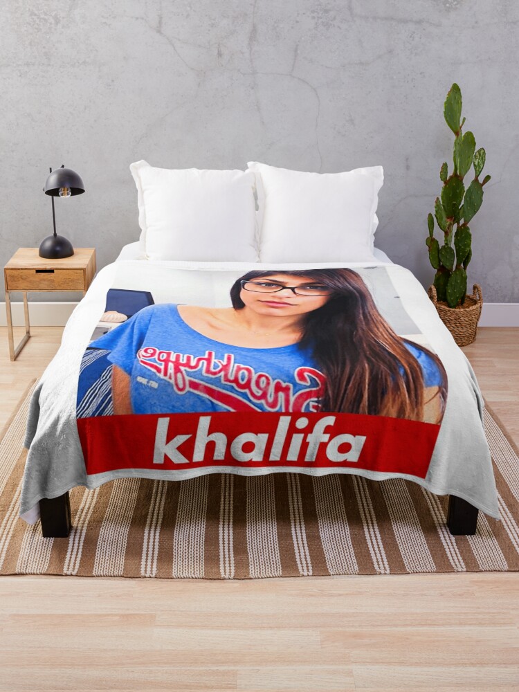 Mia Khalifa Throw Blanket for Sale by ExousiaRa