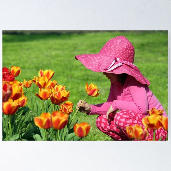 Artikelvorschau, Geruchs-Tulpenblumen-Frühlingsszene des kleinen Mädchens entworfen und verkauft von goceris.