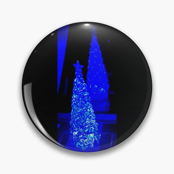 Artikelvorschau, Leuchtender Weihnachtsbaum aus Glas entworfen und verkauft von KazM.