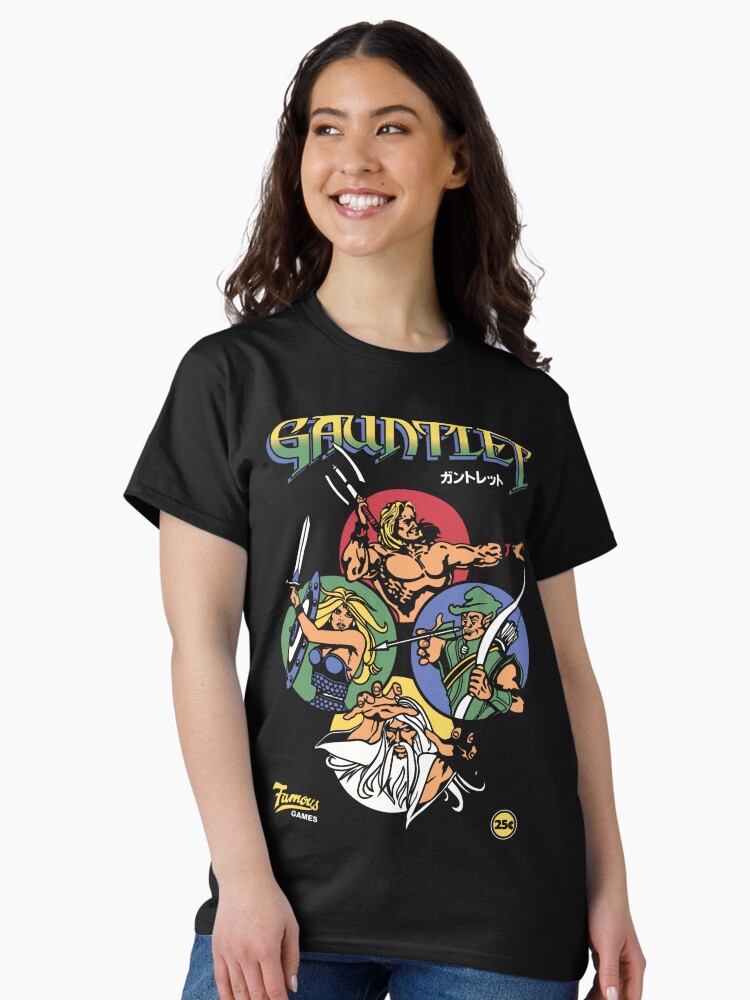 Imagen 1 de 7, Camiseta clásica con la obra Gauntlet Retro Vintage Juegos de arcade, diseñada y vendida por SydnieLebsack.