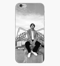Vinilo o funda para iPhone Alas de Kim Taehyung