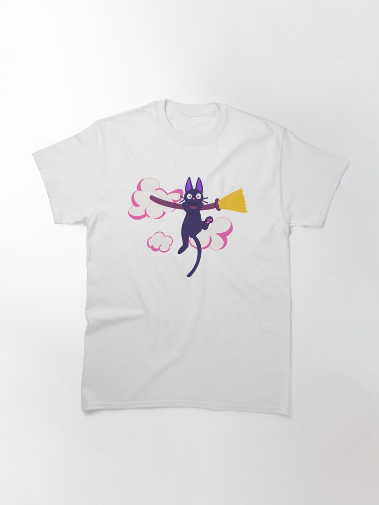 Thumbnail 3 von 7, Classic T-Shirt, Jiji Ghilbli auf einem Besen designt und verkauft von CarlettaSalas.